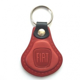 Kožená kľúčenka Fiat červená (AUTO123-924-973)