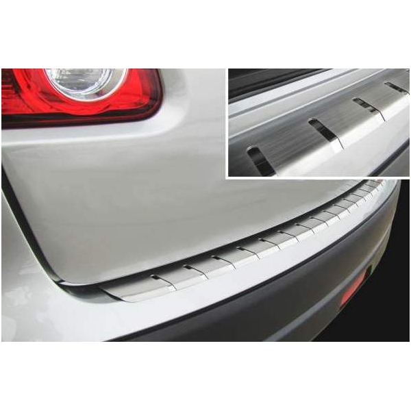 Profiled rear bumper strip - Opel Insignia 2008-2015